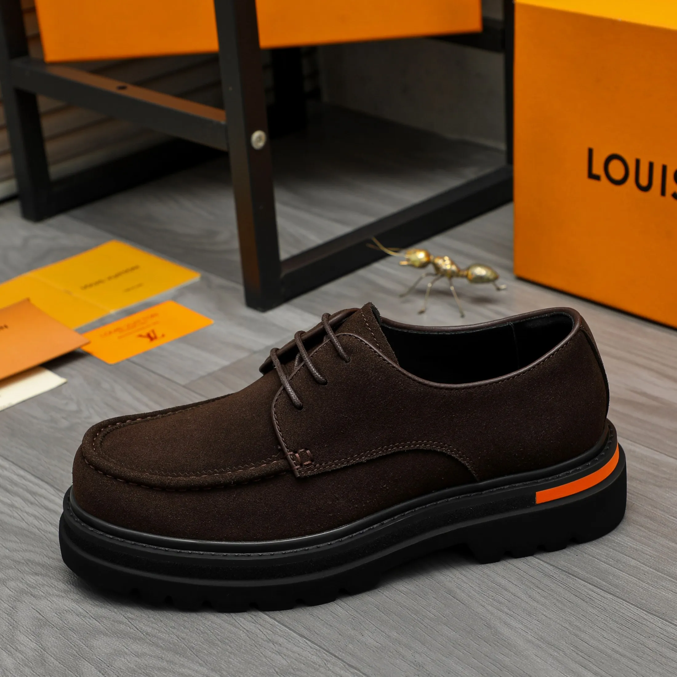Men's shoes 💰620 Product trademark: LV "Louis Vuitton" business casual lace-up leather shoes Regular size: 37-46 Product materials: Selected high-quality frosted cowhide upper, pigskin lining, rubber outsole